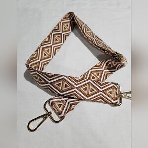 NWOT Geometric Patterned Multi Brown And White Handbag Strap with Gold Hardware